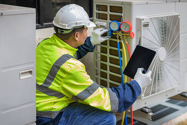 Professional Hvac technician working in Maple Heights, OH